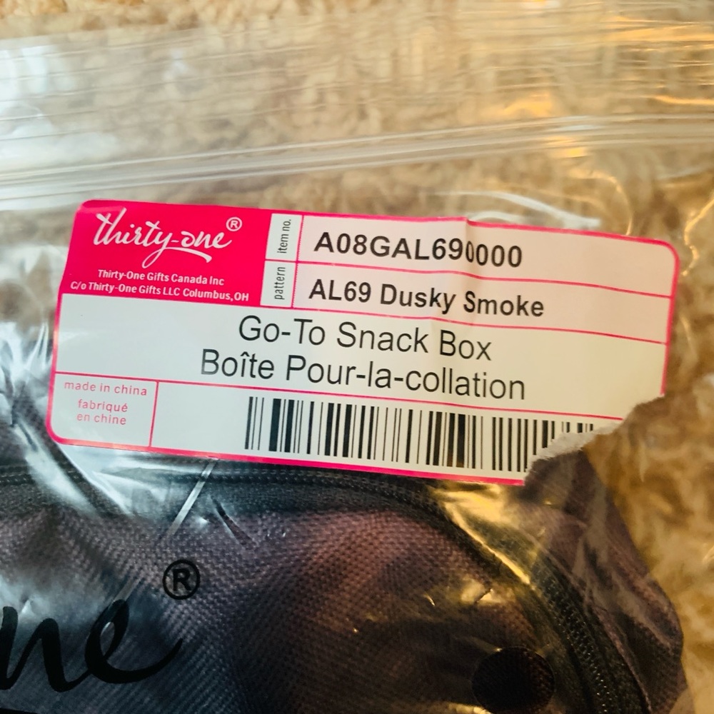 Thirty-One Go-To Snack Box - Picture 8 of 9